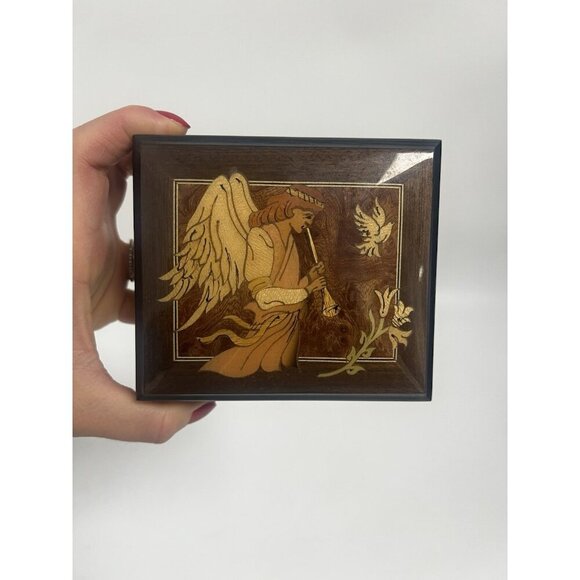 Rita Ford Music Boxes Angel - Swiss Reuge Movement Italy Made Wood Music Box - Picture 9 of 9
